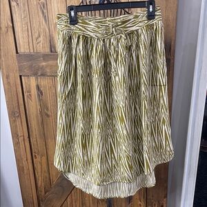 KAVY Olive Patterned Women's Skirt. L